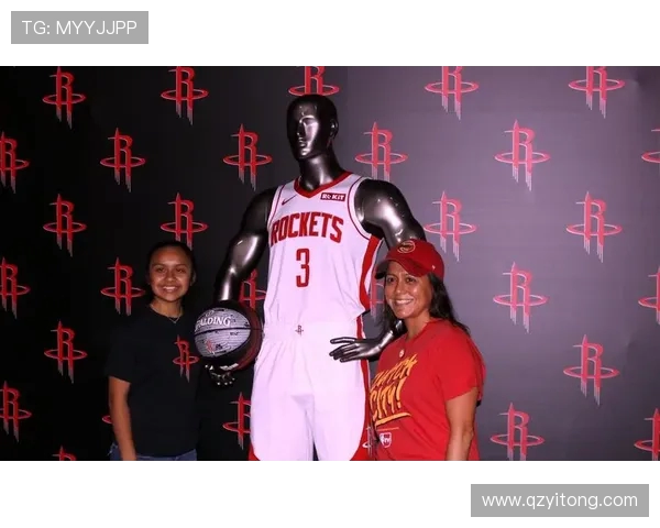 NBA火箭队历年来的队服设计与品牌合作回顾 NBA火箭队历年来的队服设计与品牌合作回顾